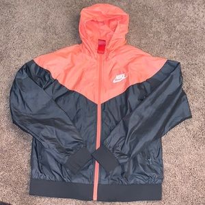 L Nike Windrunner Jacket